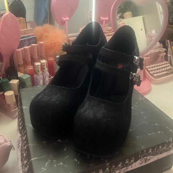 COPY - Cute gothika- 09 demonias, Mary janes, only worn once. Comes with box - Picture 3 of 3
